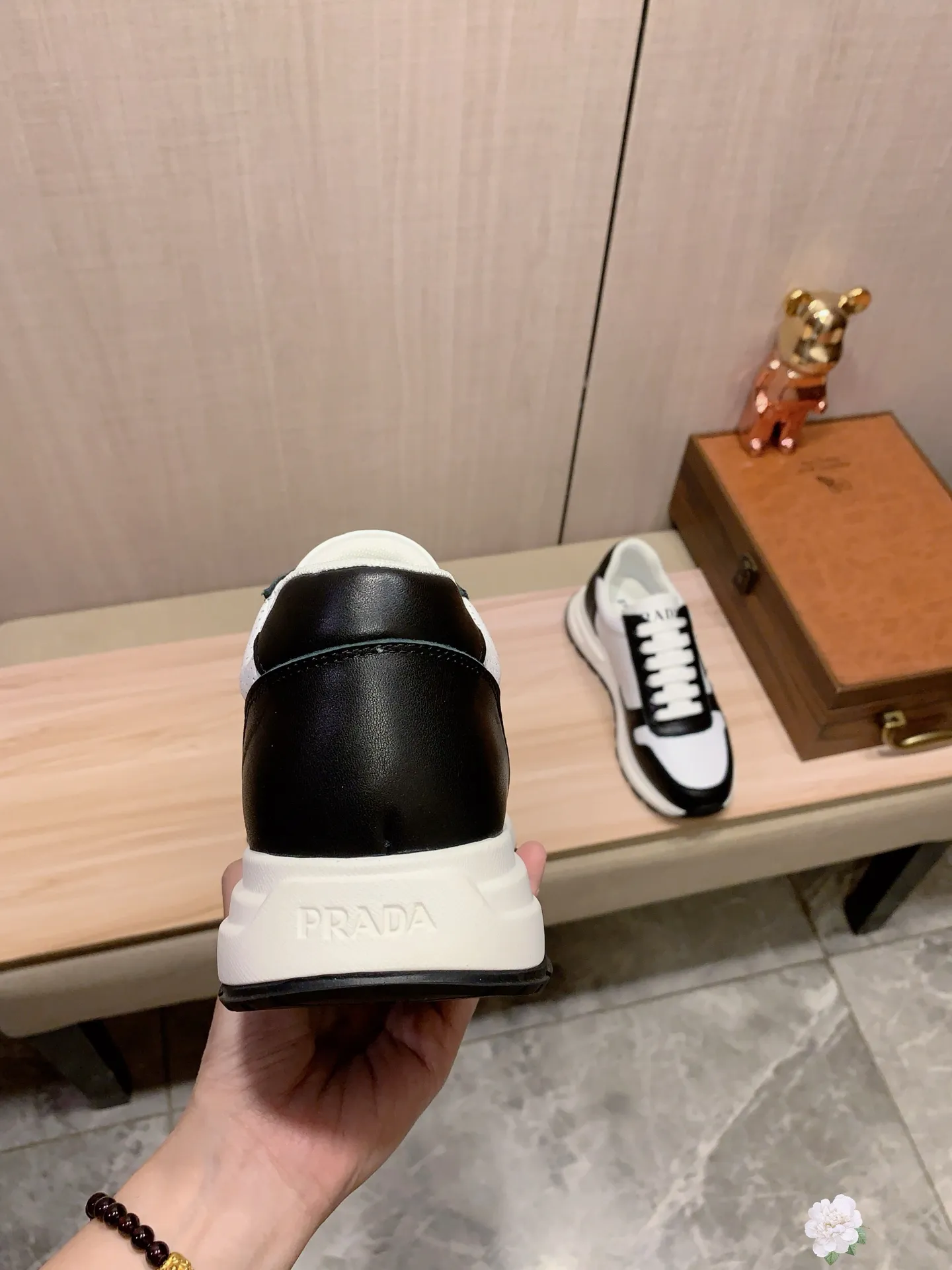 Men's Men's Shoes💰420💰💰🎩🎩[Lightning][Lightning] "PRADA*" The latest and most popular casual shoes, top brand [seduce] luxury~purchase, top~quality. [Strong] The upper is made of imported breathable cowhide with material ➕ breathable sheepskin feet (•) and fine workmanship. The original stylish and stylish soft rubber wear-resistant and non-slip outsole is light and comfortable on the feet. The real thing looks better when photographed. 085: code: 38-44, 3️⃣ colors selected
